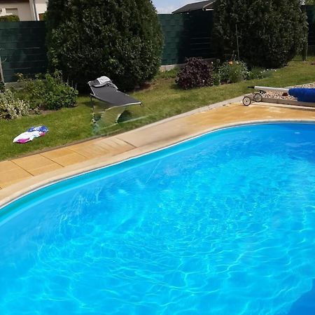 Ferienwohnung Bienwald Mit Pool Fuer 4 - 6 Personen Mit 3 Schlafzimmern Grobitz Bagian luar foto