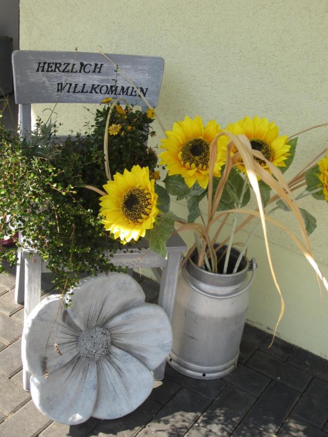 Ferienwohnung Bienwald Mit Pool Fuer 4 - 6 Personen Mit 3 Schlafzimmern Grobitz Bagian luar foto